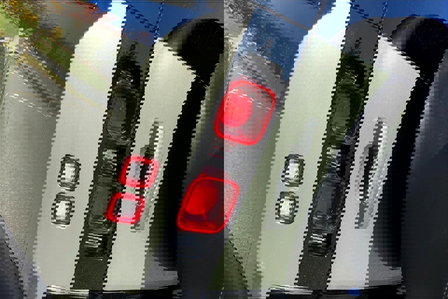 Used 2024 Land Rover Defender 130 S image 25