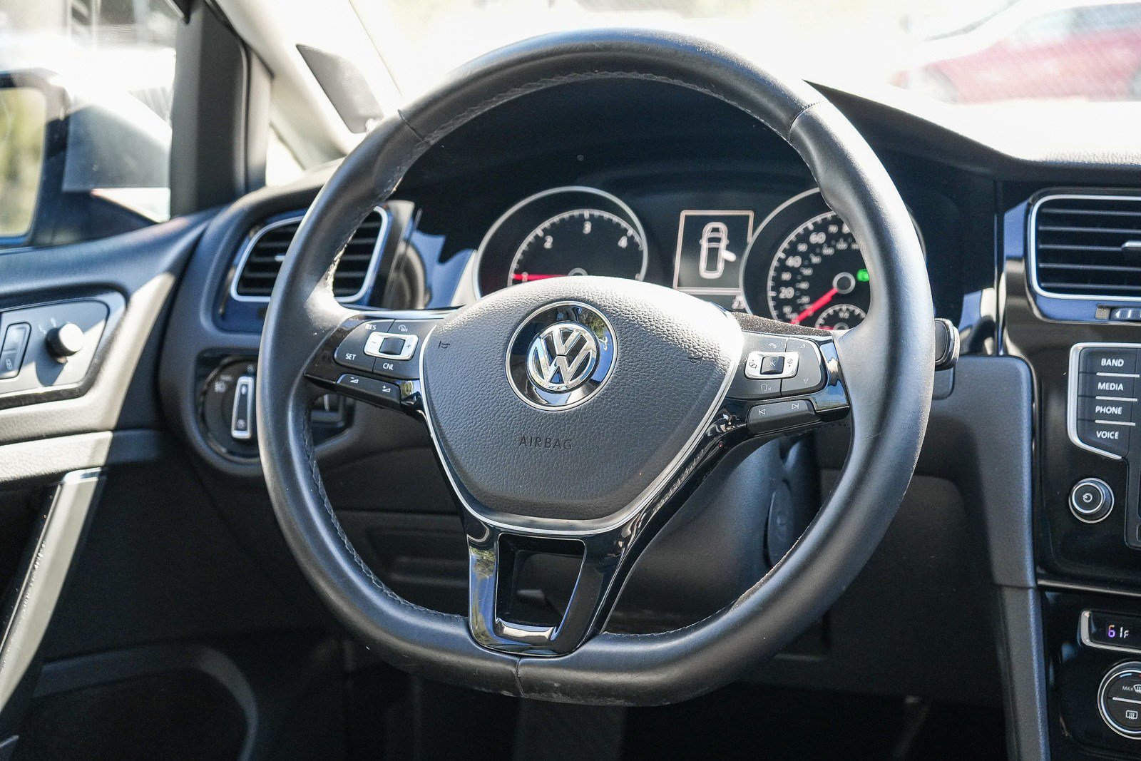 Used 2015 Volkswagen Golf TDI SEL w/ Lighting Package (SEL) FWD image 14