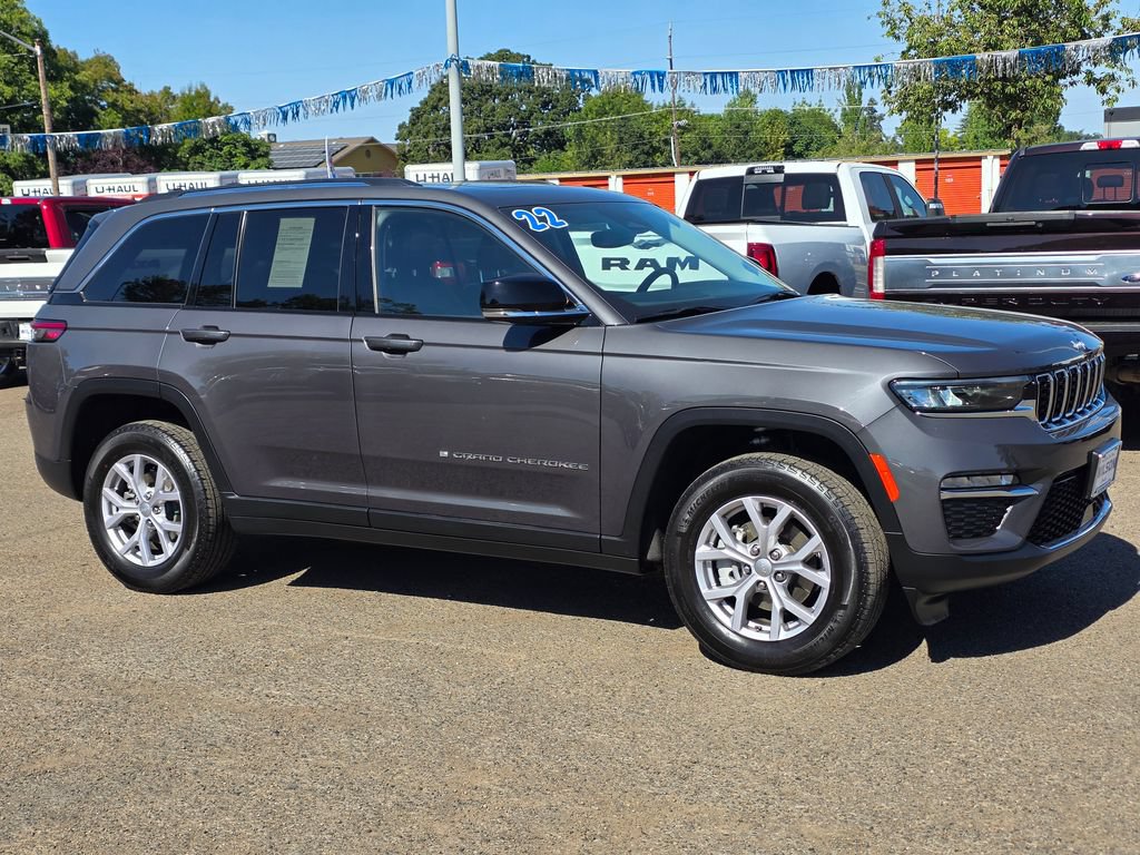 Used 2022 Jeep Grand Cherokee Limited AWD/4WD image 3