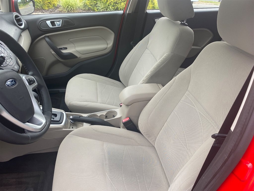 Used 2014 Ford Fiesta SE FWD image 9
