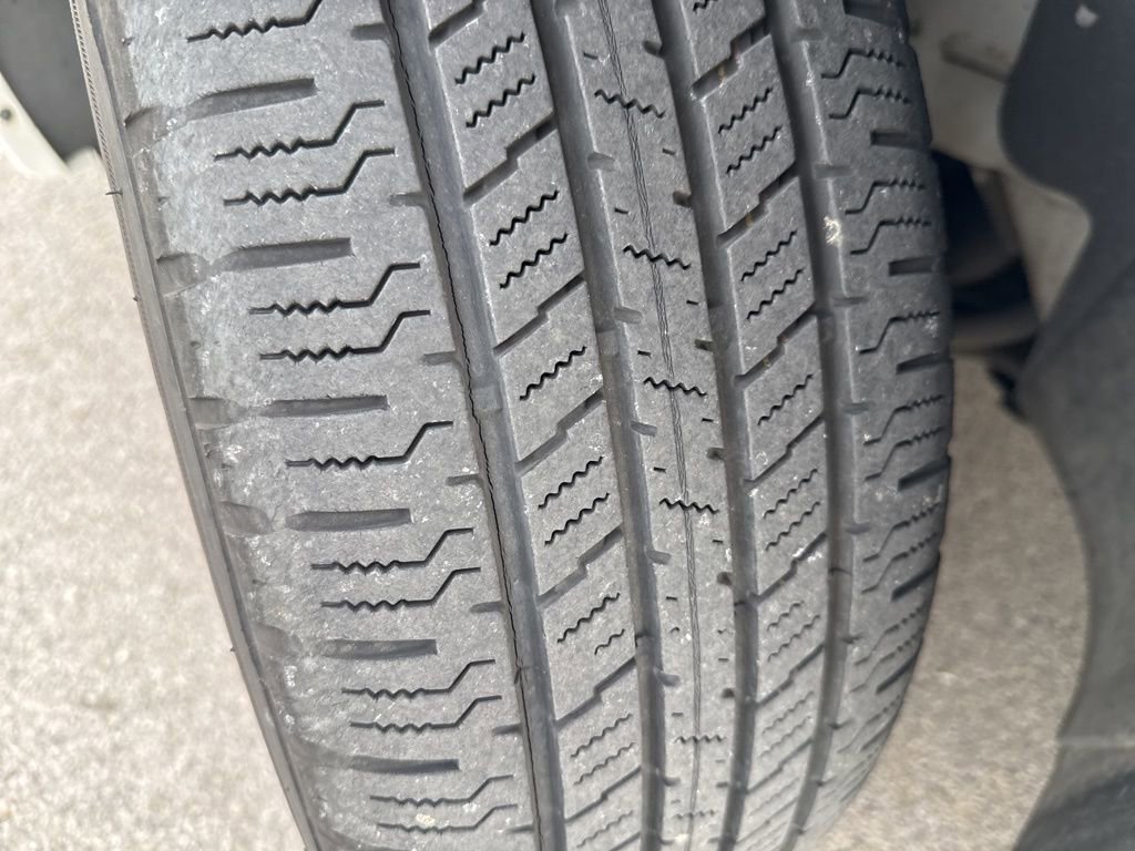 Used 2016 Chrysler Town & Country Touring image 9