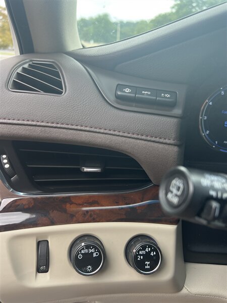 Used 2016 Cadillac Escalade Premium AWD/4WD image 23