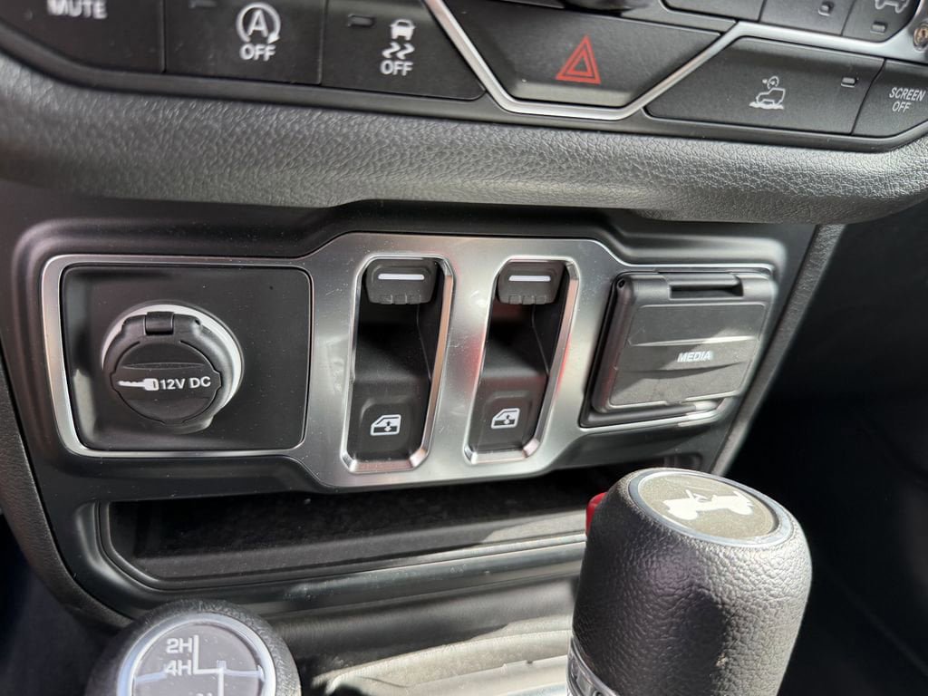 Used 2024 Jeep Wrangler Sport AWD/4WD image 22