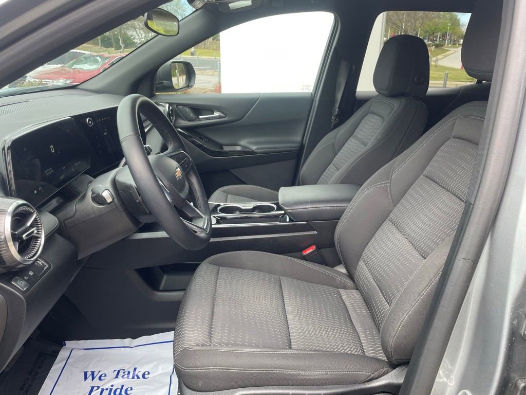 Used 2025 Chevrolet Equinox LT FWD image 17