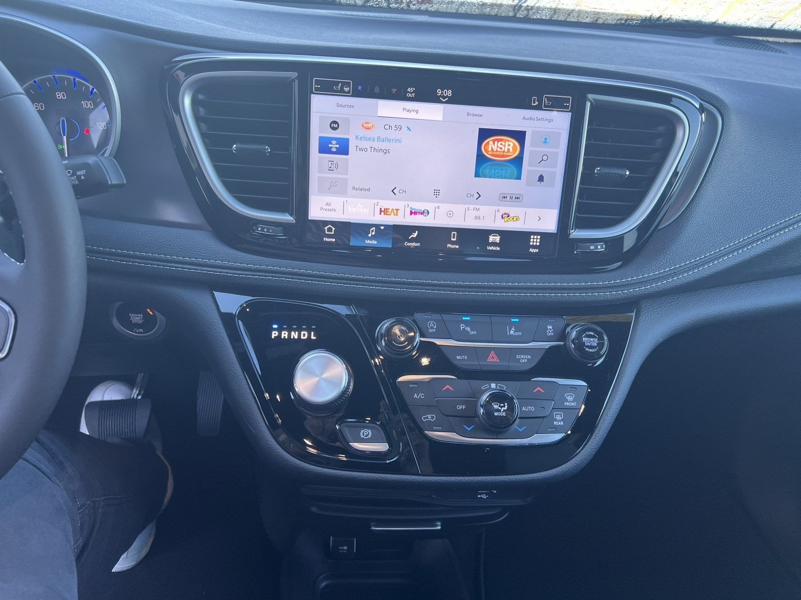 New 2026 Chrysler Pacifica Select w/ S Appearance Package image 17