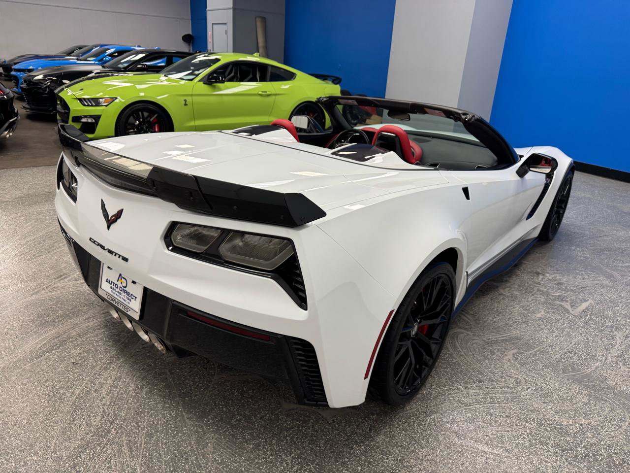 Used 2015 Chevrolet Corvette Z06 w/ 3LZ Preferred Equipment Group image 9