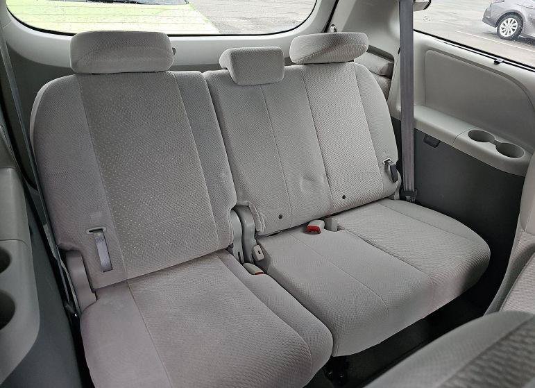 Used 2014 Toyota Sienna LE FWD image 8