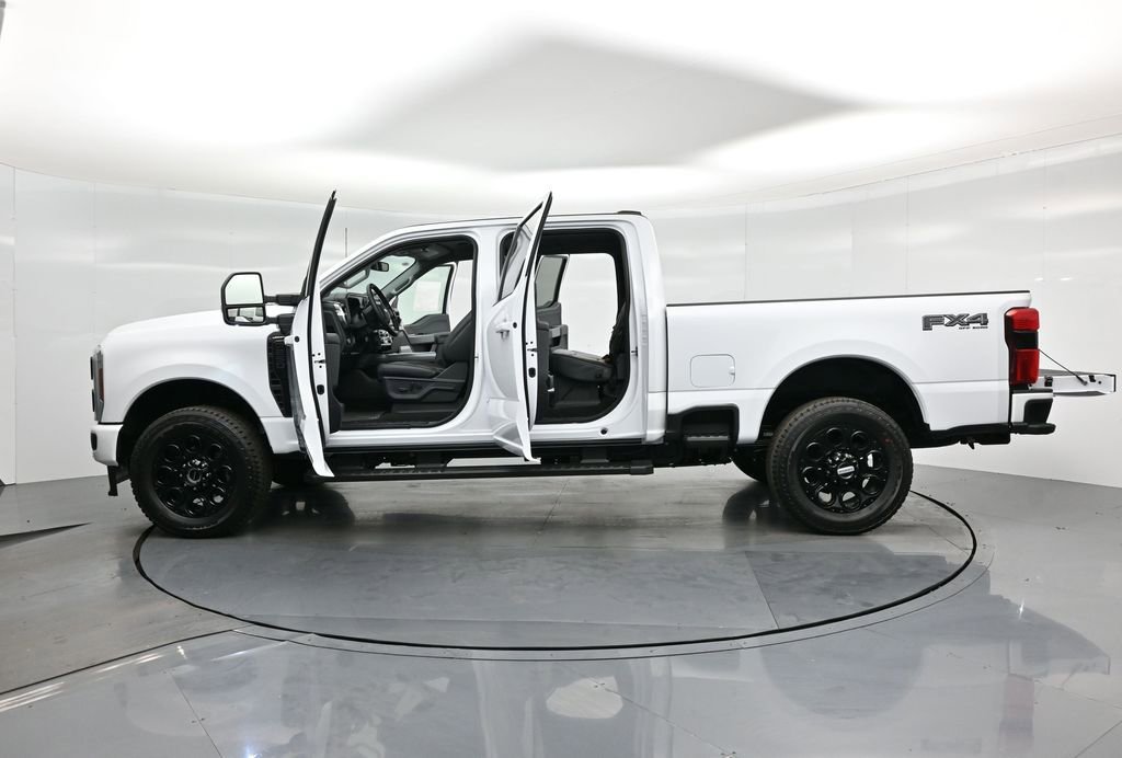 New 2025 Ford F250 Lariat w/ Lariat Ultimate Package image 35