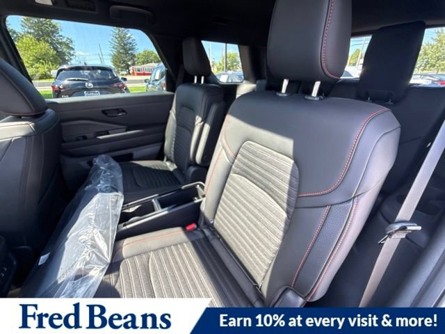 New 2026 Nissan Pathfinder Rock Creek w/ Rock Creek Premium Package AWD/4WD image 18