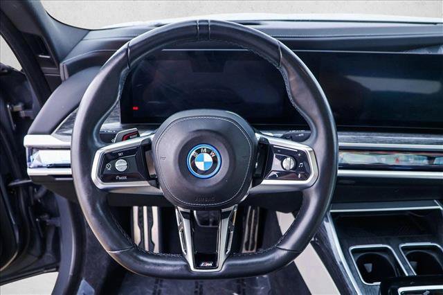 Used 2023 BMW i7 xDrive60 AWD/4WD image 13