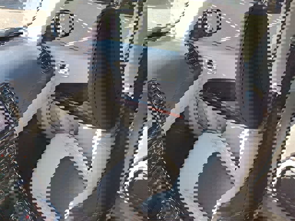 Used 2018 Jeep Compass Limited w/ Navigation Group image 11