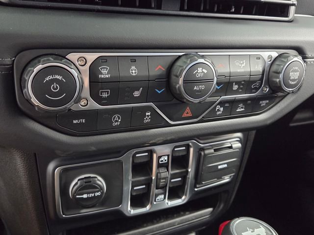 New 2026 Jeep Wrangler Sahara w/ Whitecap Package image 21