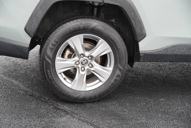 Used 2022 Toyota RAV4 XLE FWD image 9