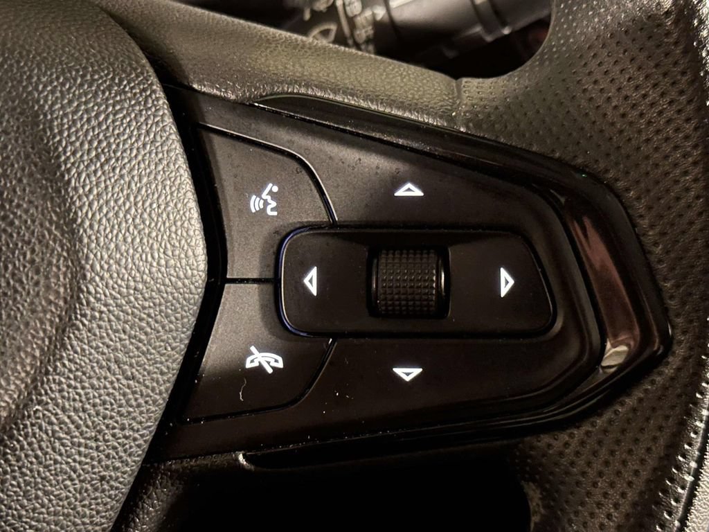 Certified 2022 Chevrolet TrailBlazer LT w/ Convenience Package FWD image 24