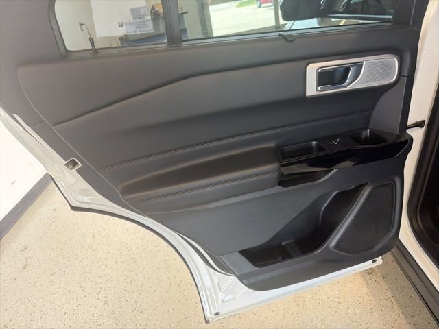 Used 2022 Ford Explorer Platinum w/ Technology Package AWD/4WD image 50