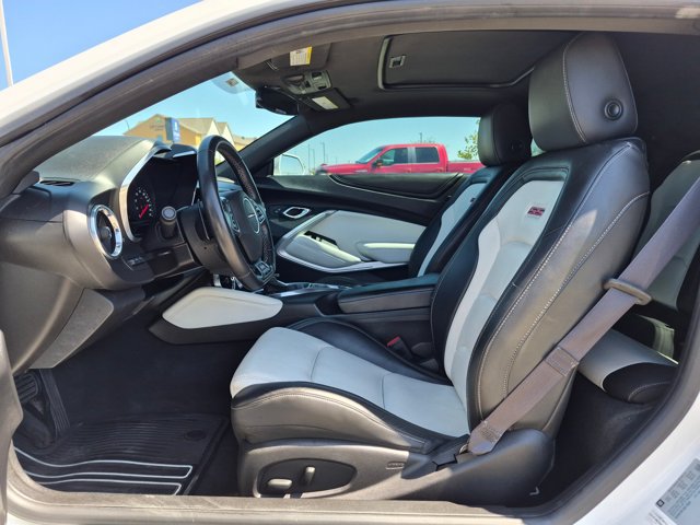 Used 2016 Chevrolet Camaro SS RWD image 16