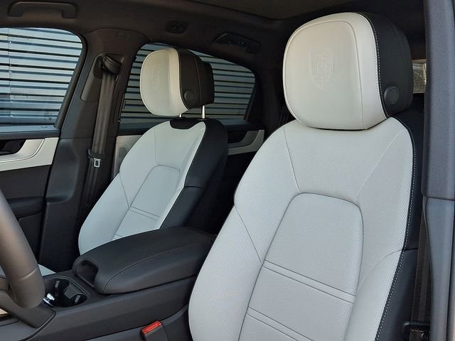 New 2026 Porsche Cayenne Coupe AWD/4WD image 5