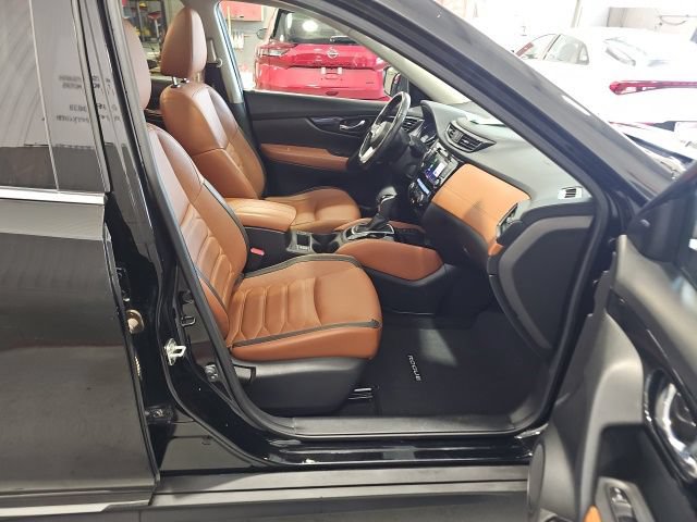 Used 2018 Nissan Rogue SL w/ Premium Package AWD/4WD image 28