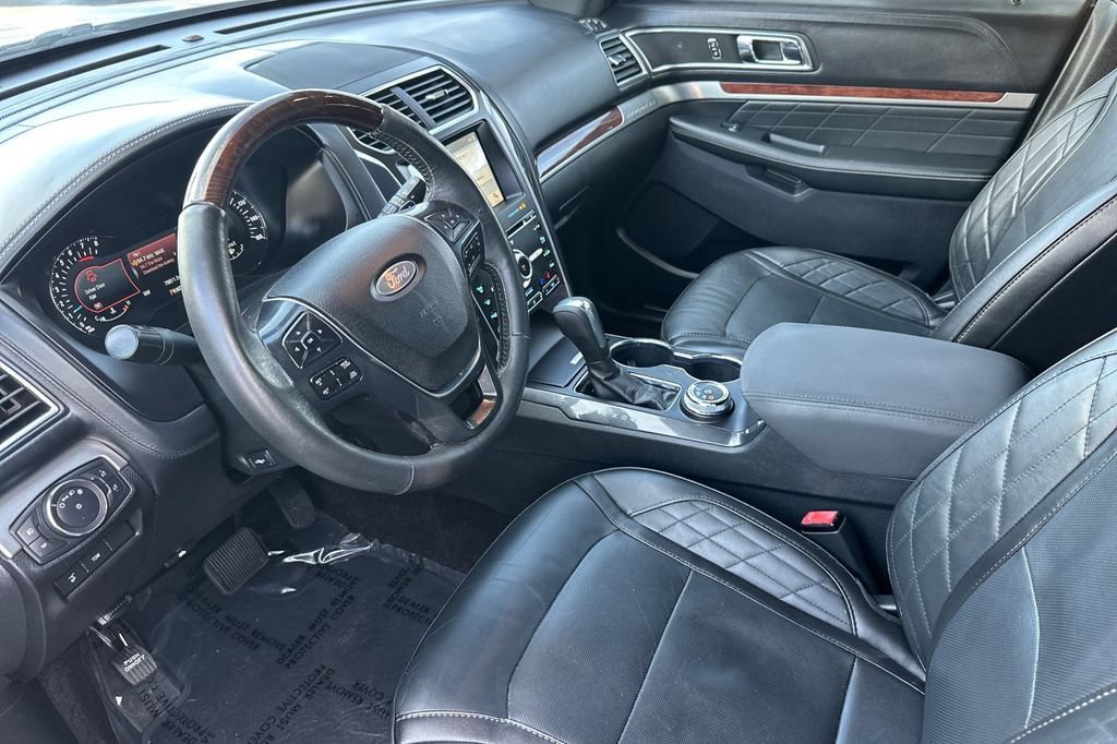 Used 2018 Ford Explorer Platinum AWD/4WD image 10