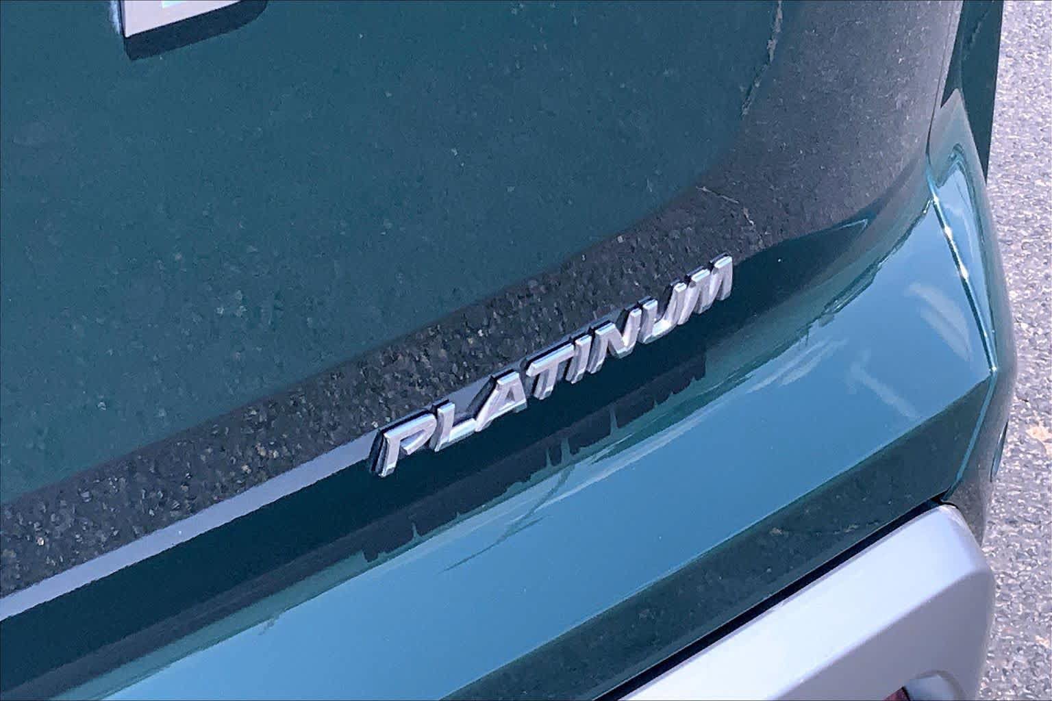 Used 2023 Nissan Pathfinder Platinum FWD image 10