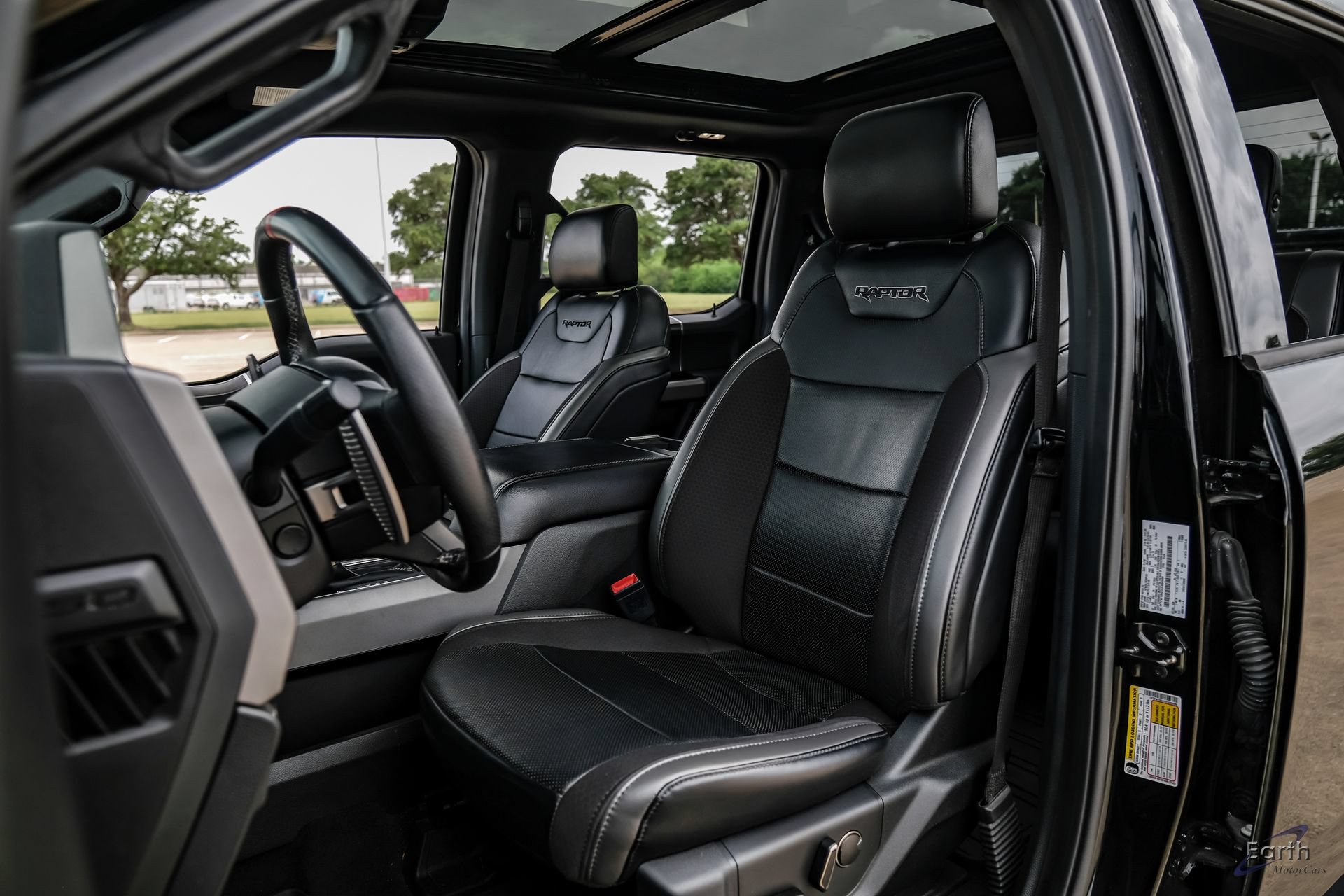 Used 2019 Ford F150 Raptor w/ Equipment Group 802A Luxury AWD/4WD image 37