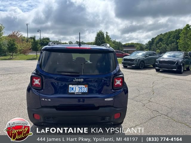 Used 2016 Jeep Renegade Latitude w/ Popular Equipment Group AWD/4WD image 4