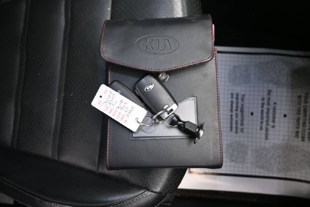 Used 2020 Kia Sorento EX AWD/4WD image 13