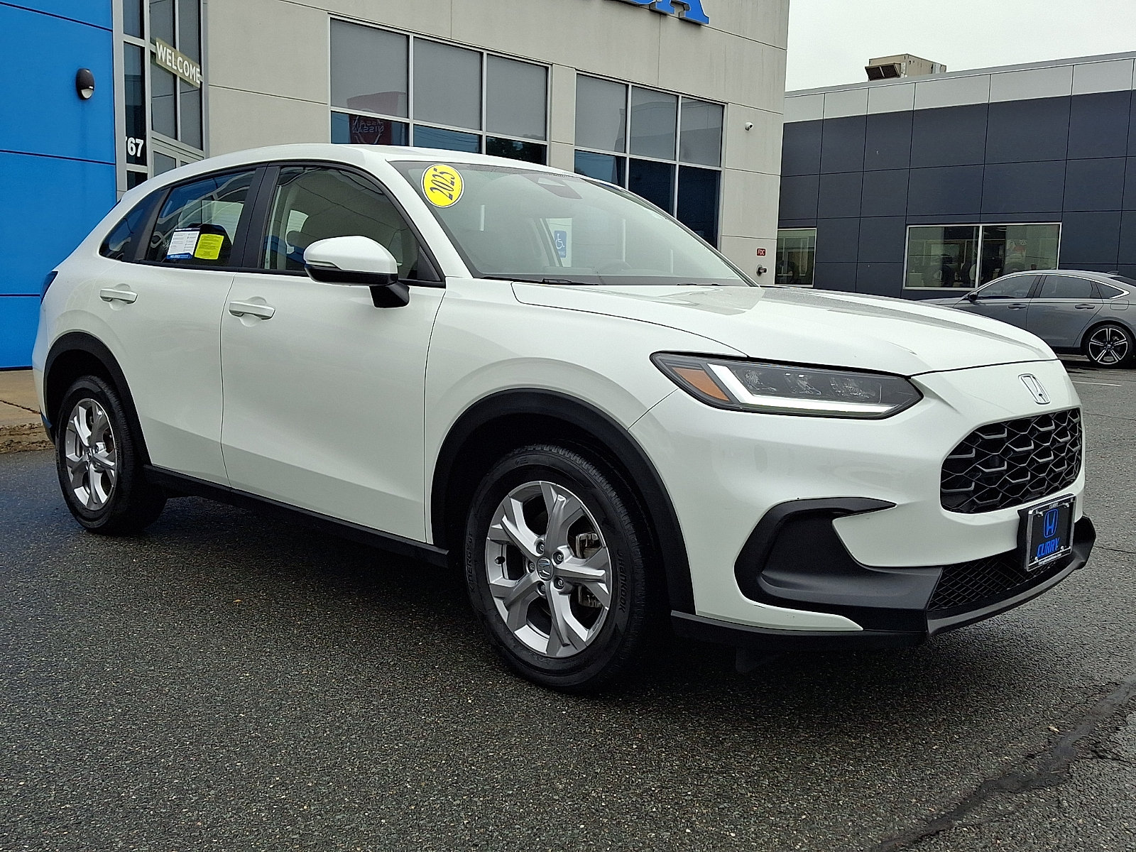 Used 2025 Honda HR-V LX image 3