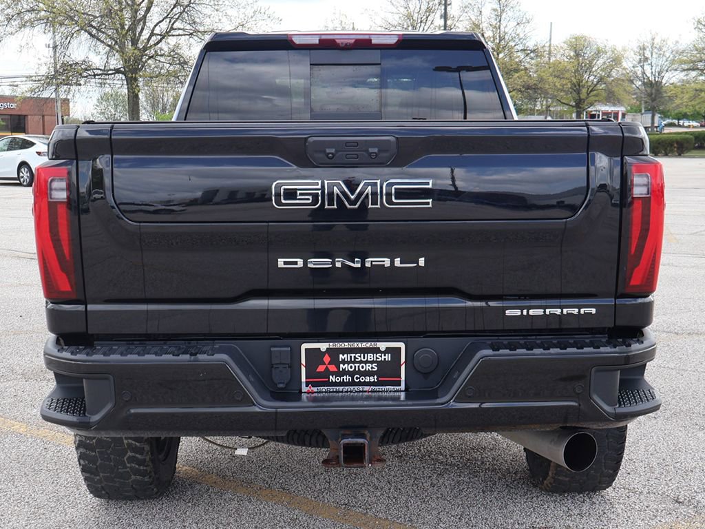 Used 2024 GMC Sierra 3500 Denali Ultimate AWD/4WD image 15