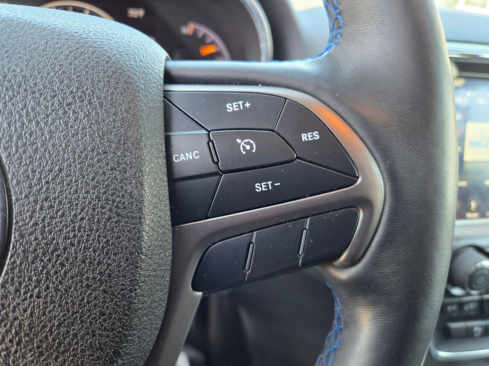 Used 2018 Jeep Grand Cherokee Laredo AWD/4WD image 27