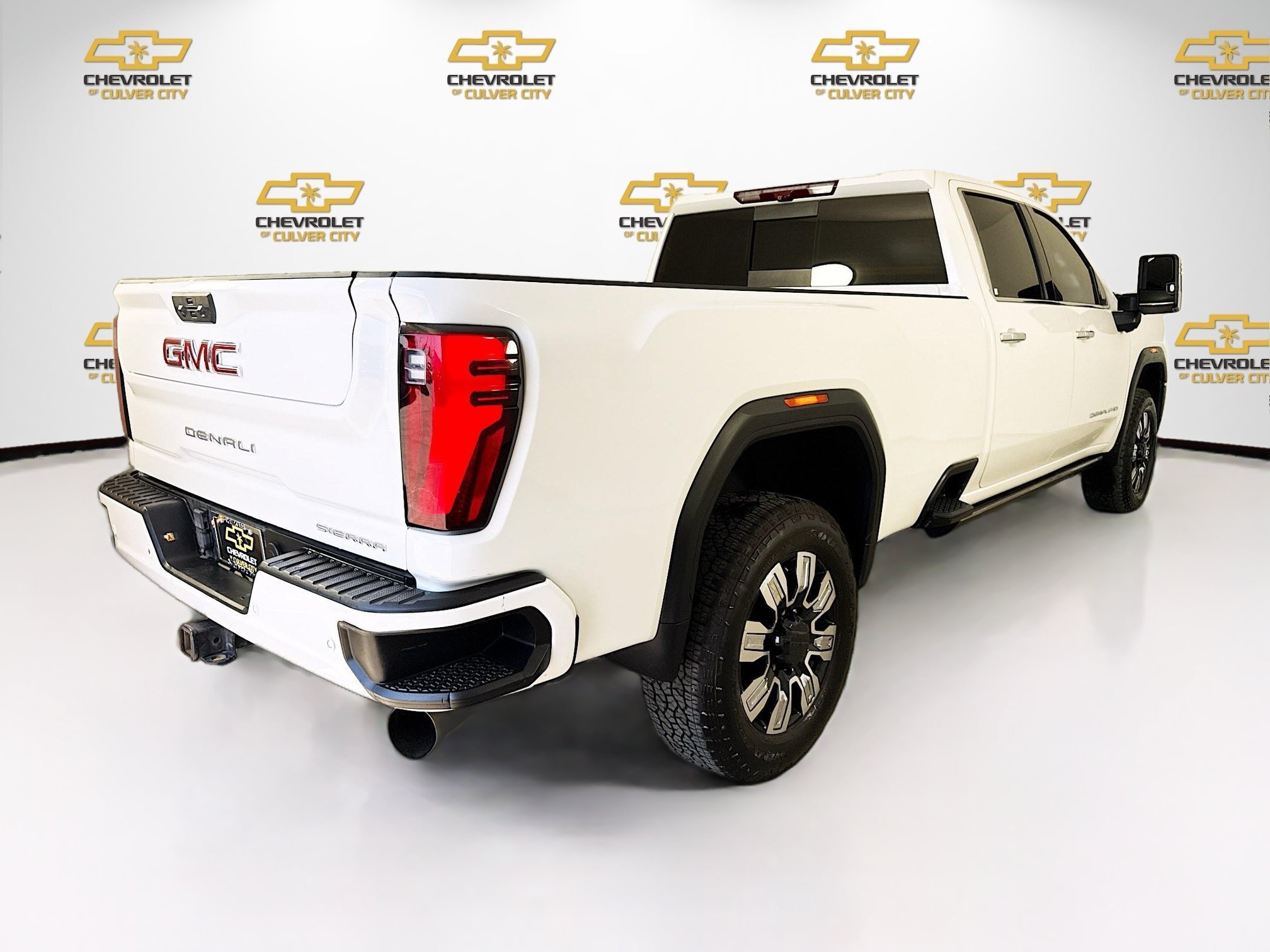 Used 2024 GMC Sierra 3500 Denali w/ Denali Reserve Package AWD/4WD image 8
