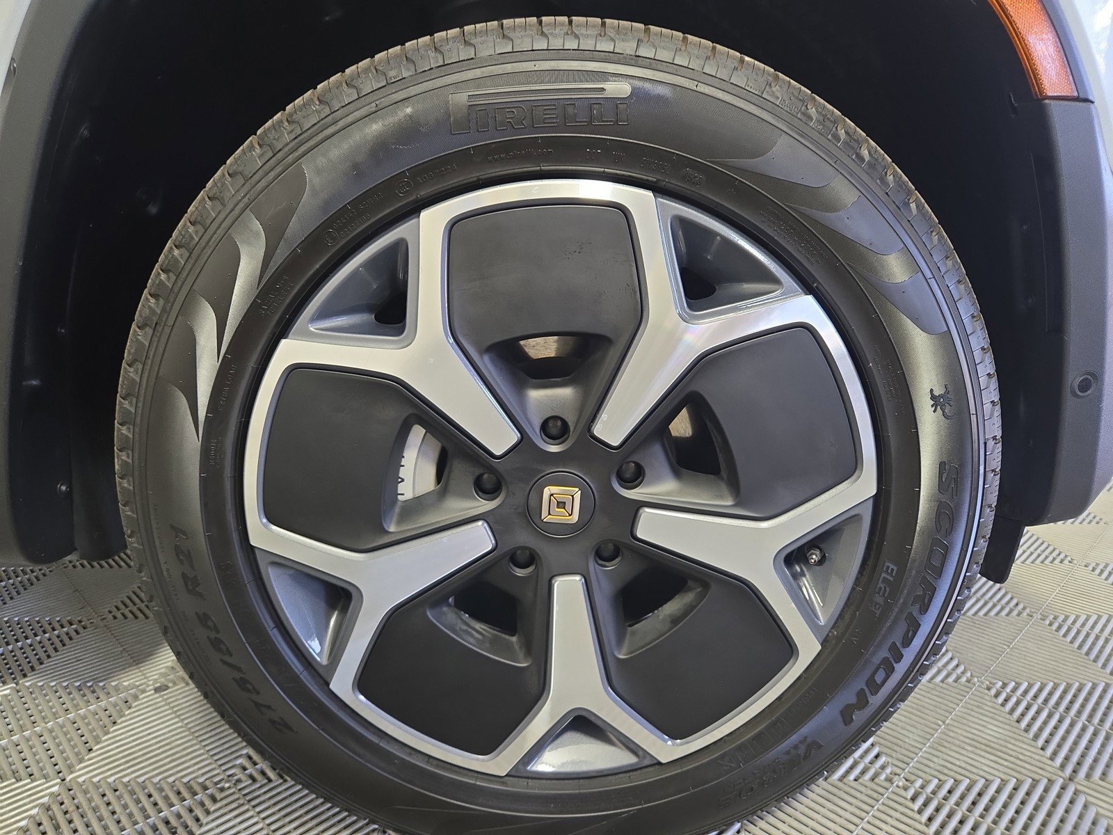 Used 2024 Rivian R1T Adventure AWD/4WD image 11