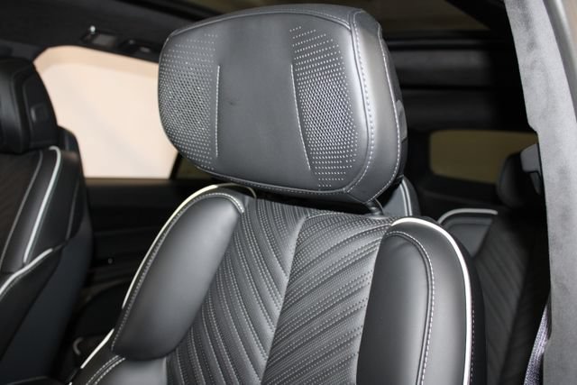 Used 2026 Cadillac Vistiq Platinum w/ LPO, Floor Liner Package AWD/4WD image 10