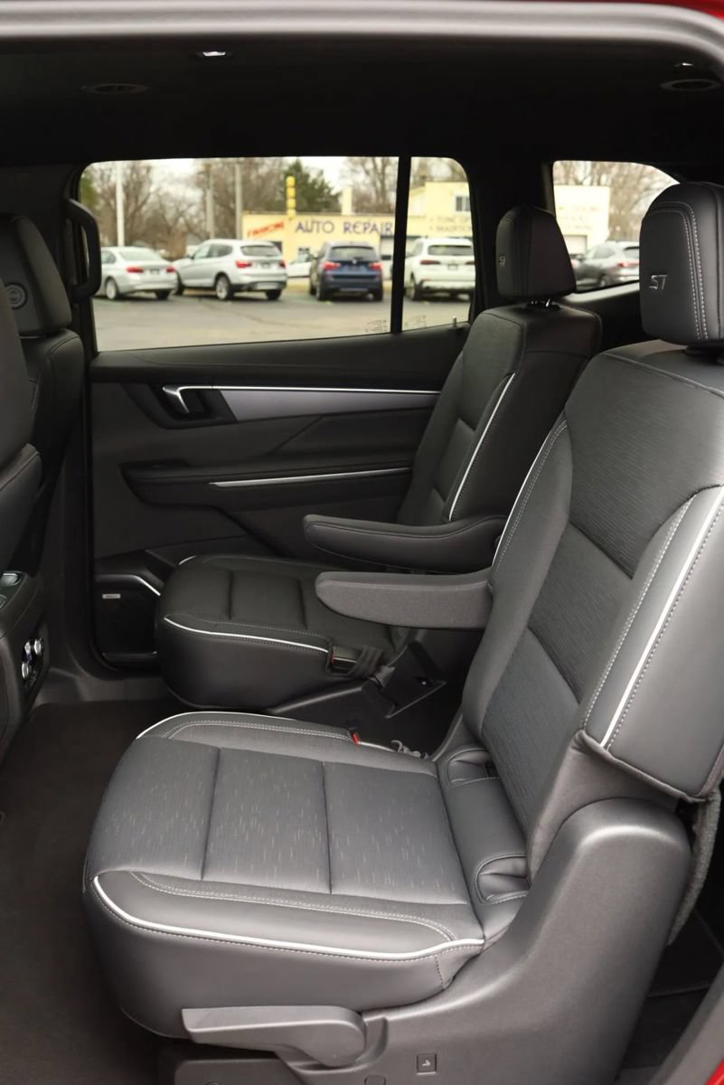 Used 2025 Buick Enclave Sport Touring w/ Super Cruise Package AWD/4WD image 39