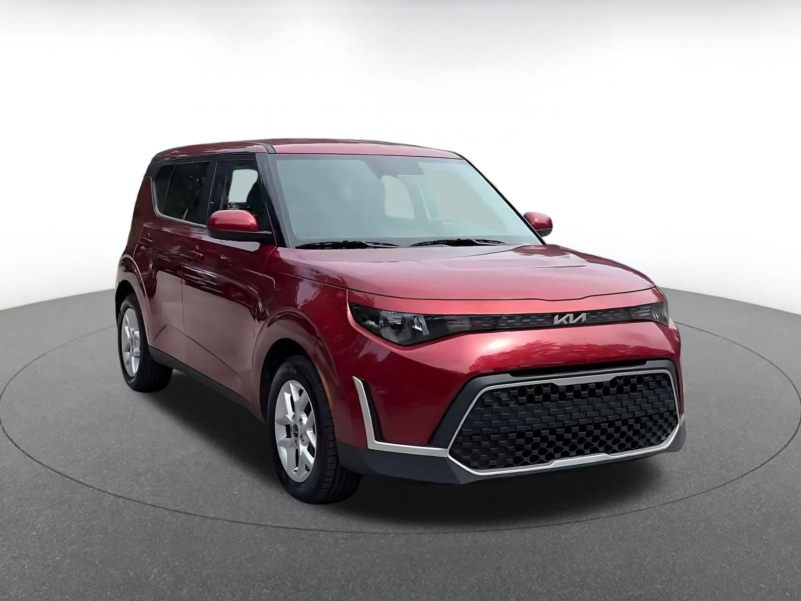 Used 2025 Kia Soul LX w/ LX Technology Package FWD image 3