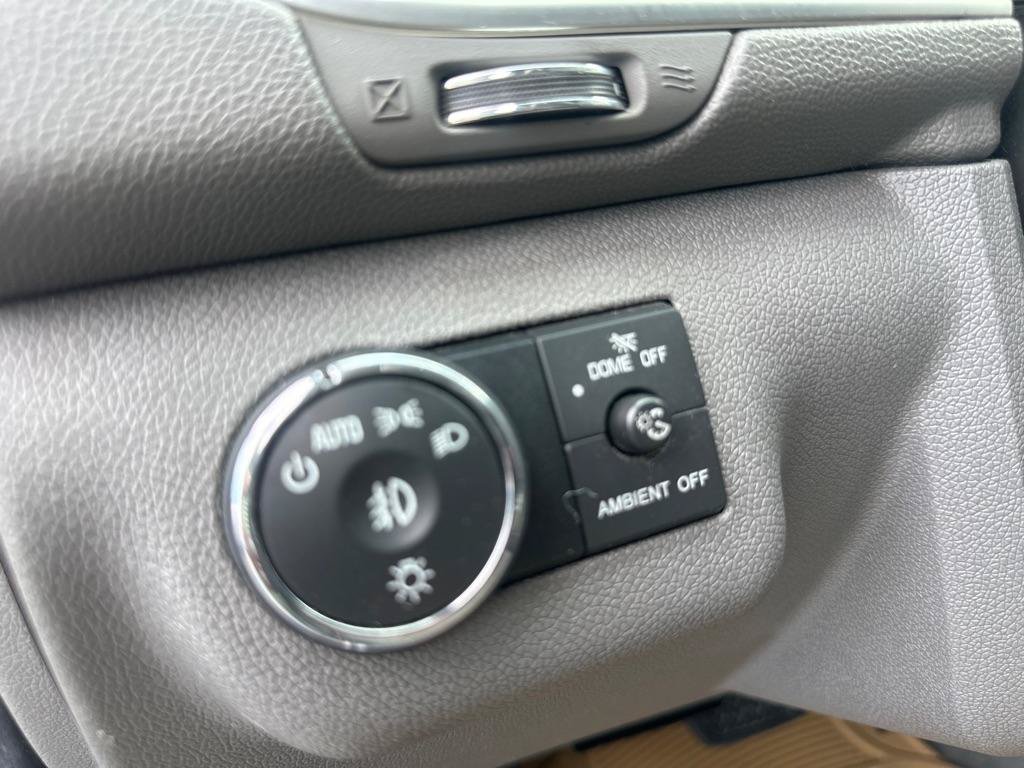 Used 2013 Chevrolet Traverse LTZ AWD/4WD image 39
