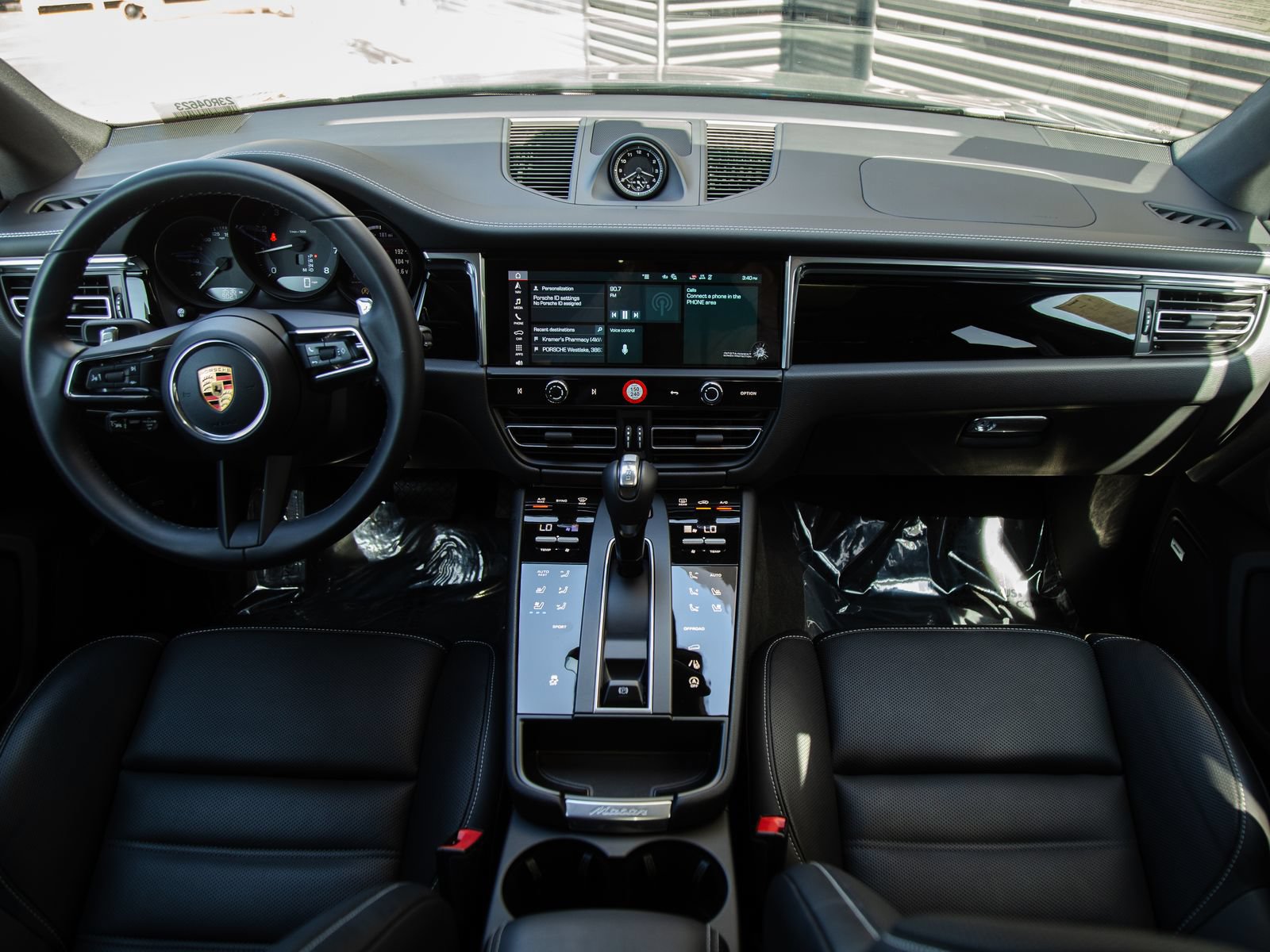 Certified 2026 Porsche Macan AWD/4WD image 19