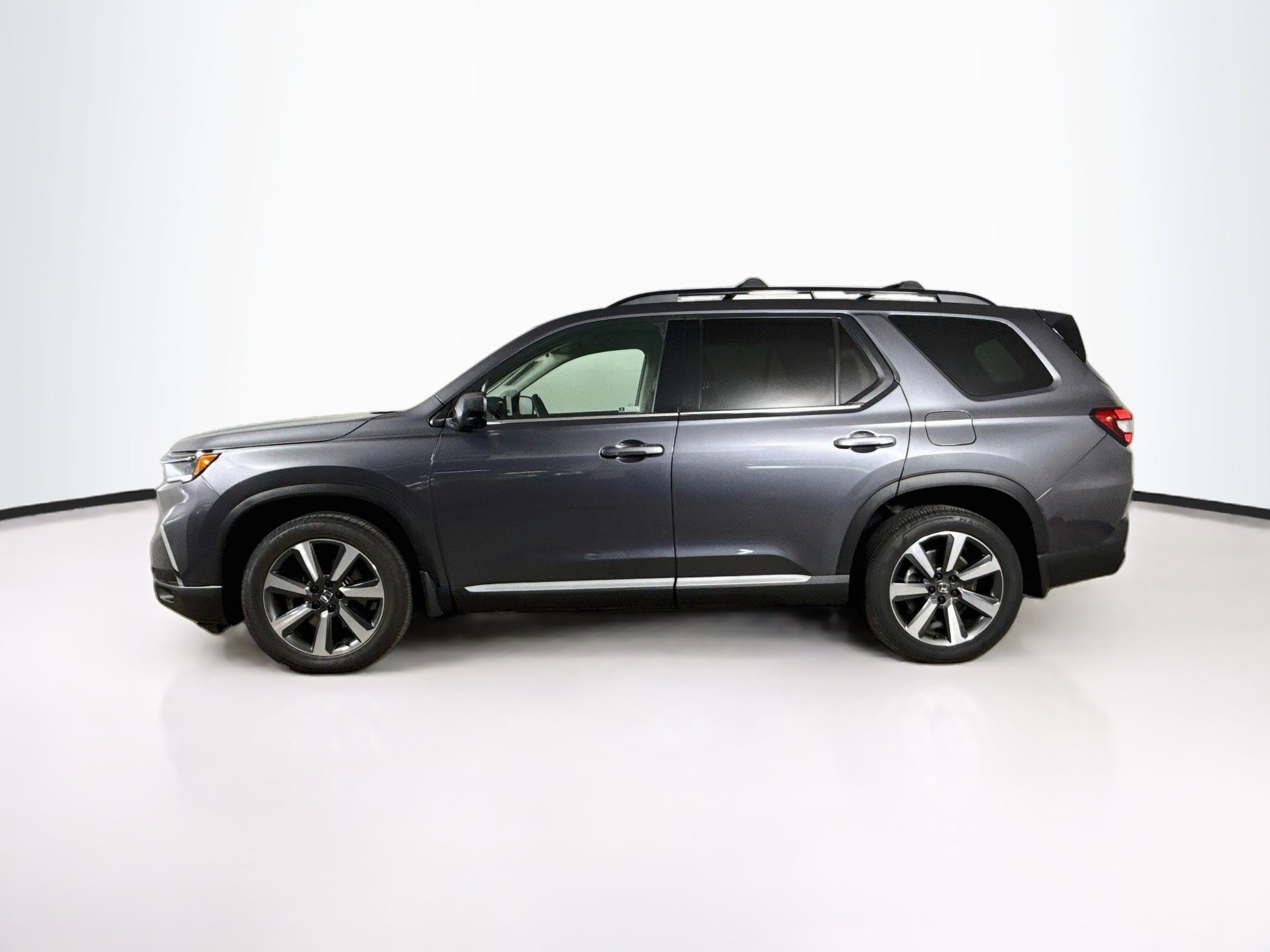 Used 2023 Honda Pilot Touring image 7