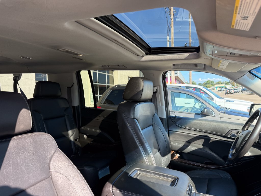 Used 2018 Chevrolet Suburban LT AWD/4WD image 3