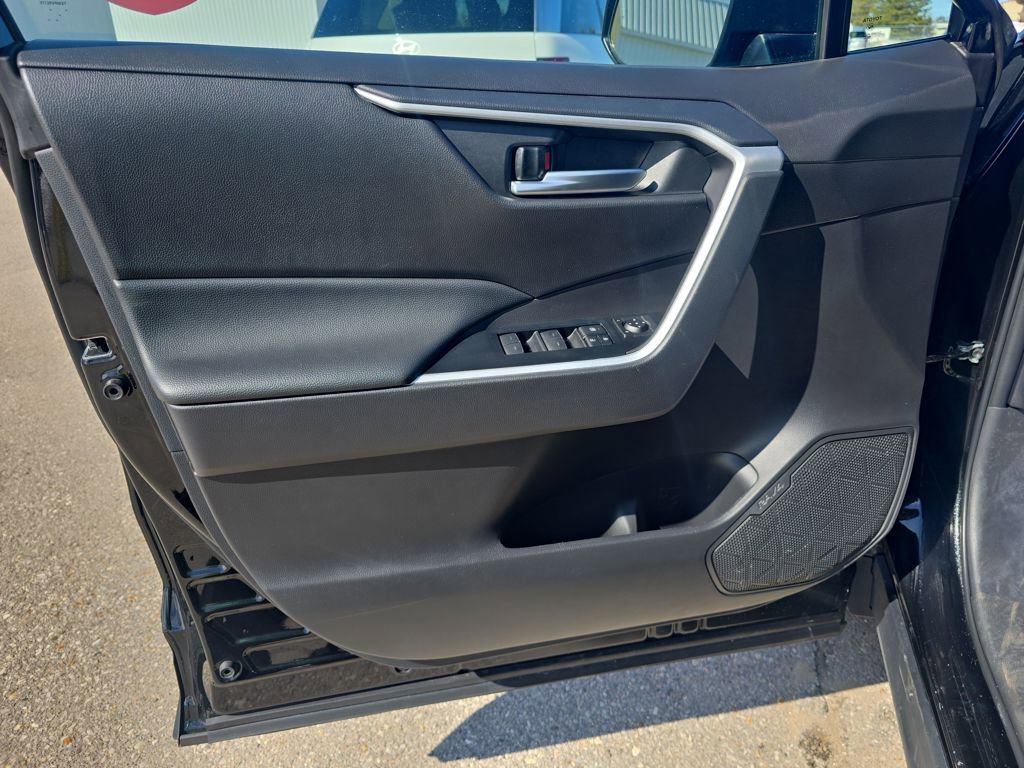 Certified 2025 Toyota RAV4 XLE AWD/4WD image 13