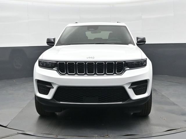 New 2025 Jeep Grand Cherokee Laredo image 9