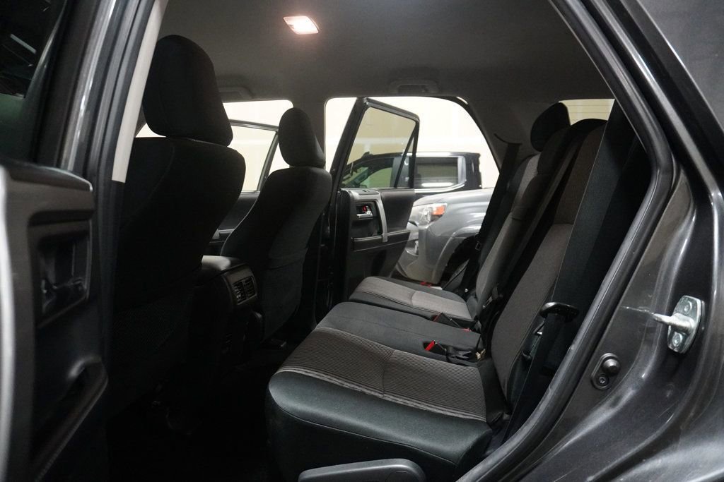 Used 2016 Toyota 4Runner SR5 image 8