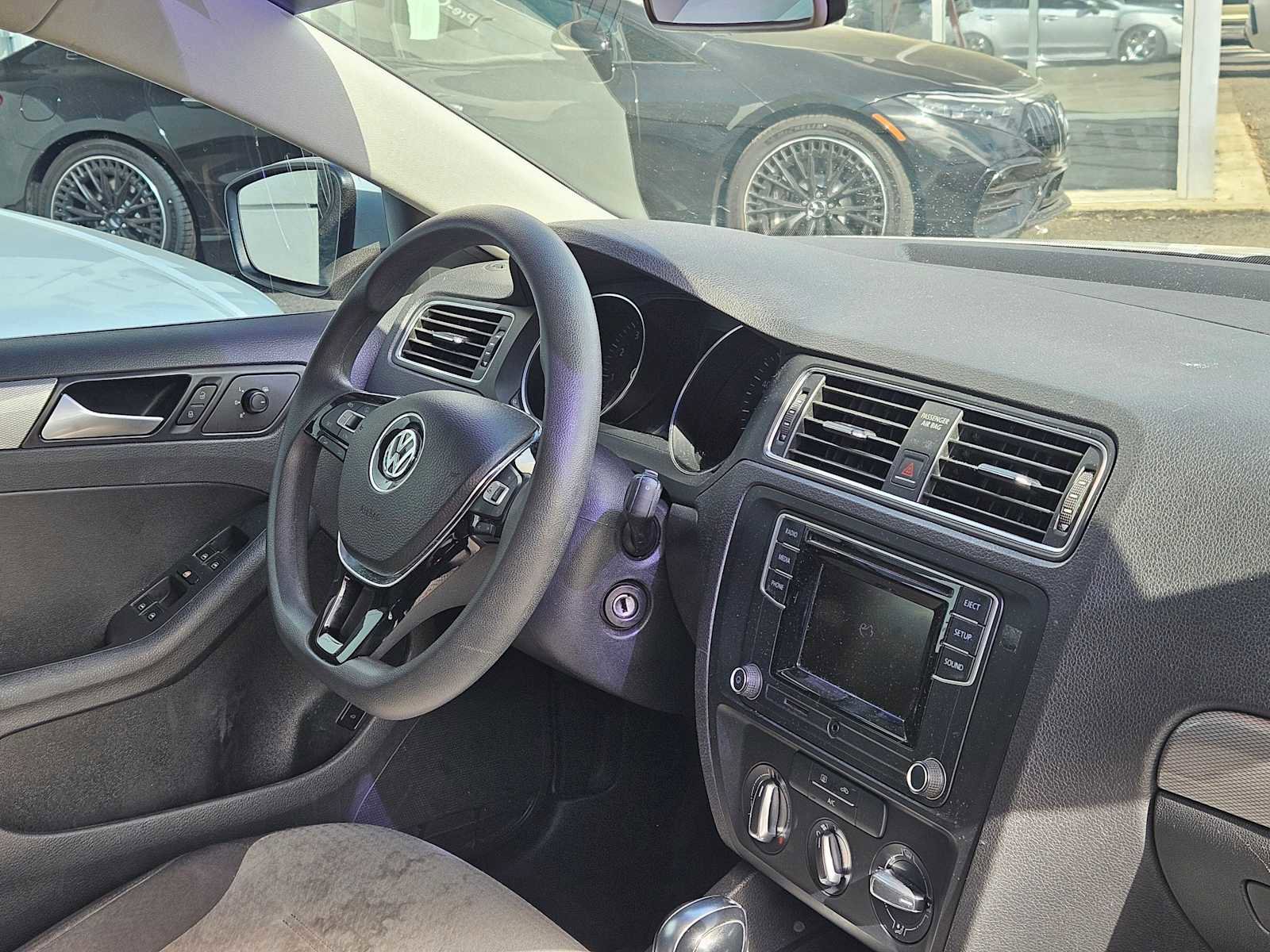 Used 2017 Volkswagen Jetta S image 9