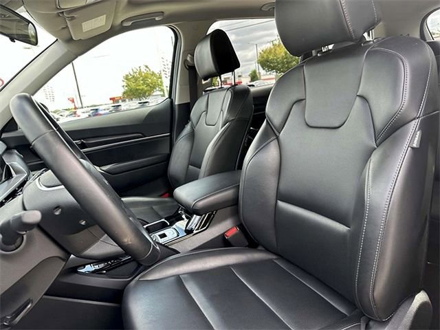 Used 2025 Kia Telluride S image 10