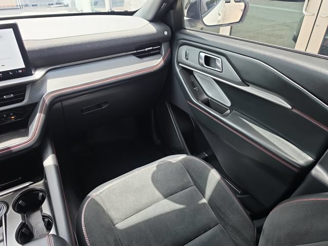 Used 2025 Ford Explorer ST AWD/4WD image 14