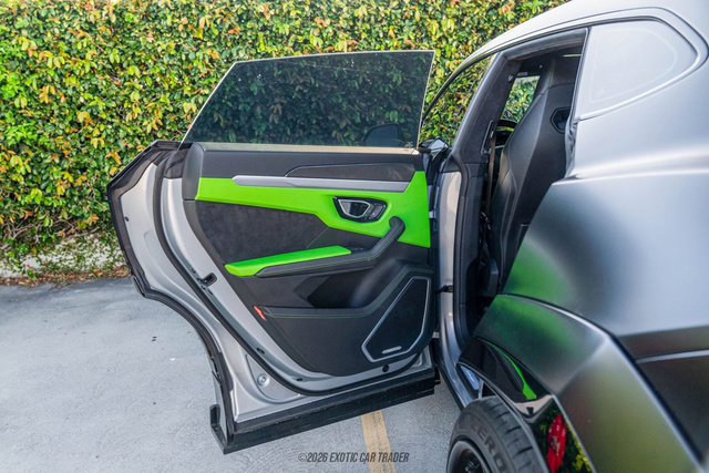 Used 2021 Lamborghini Urus image 33
