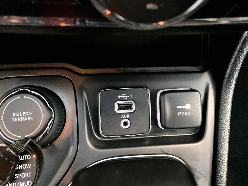 Used 2023 Jeep Cherokee Altitude Lux image 26