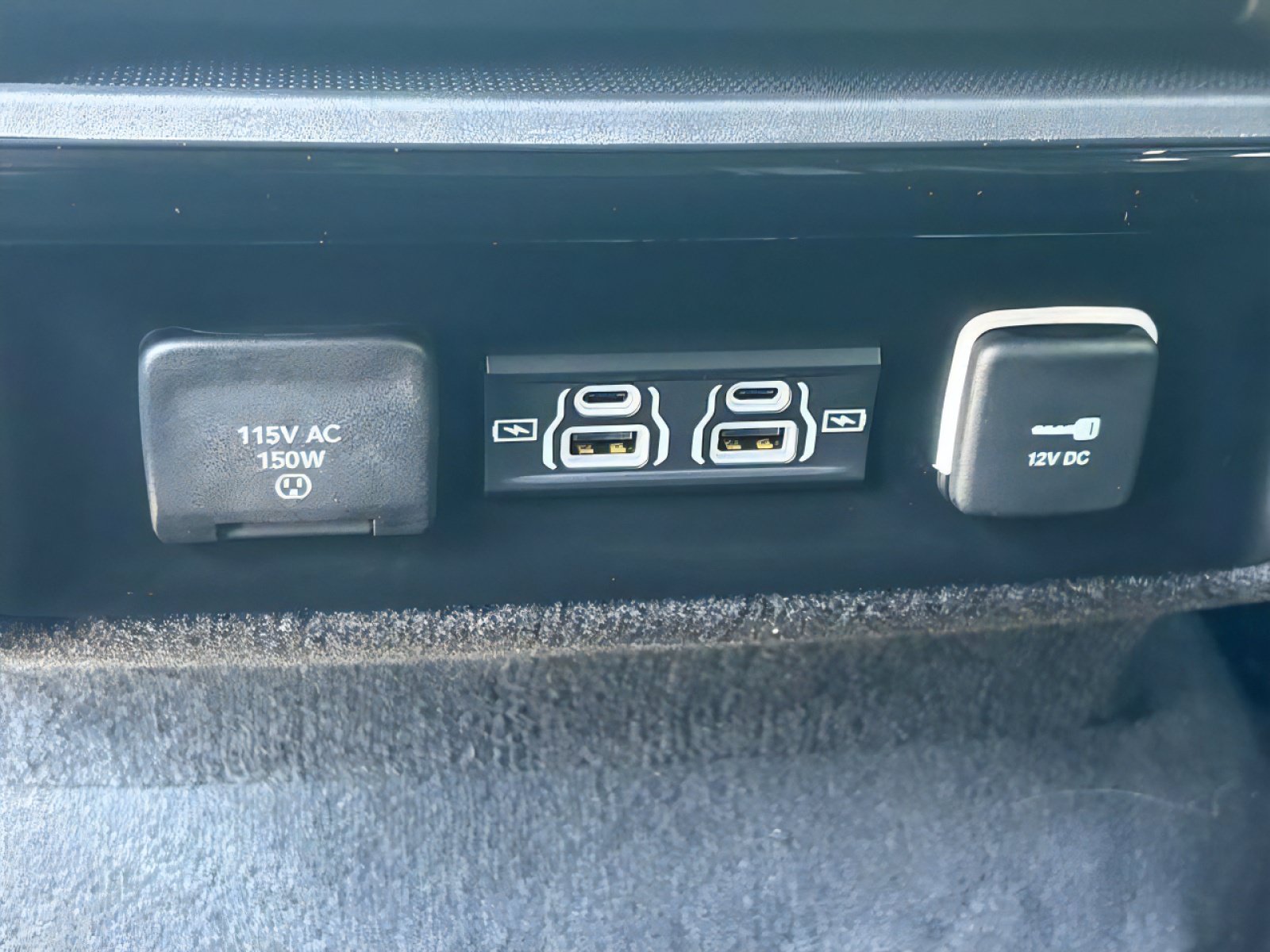 Used 2025 Jeep Wagoneer 4WD image 14