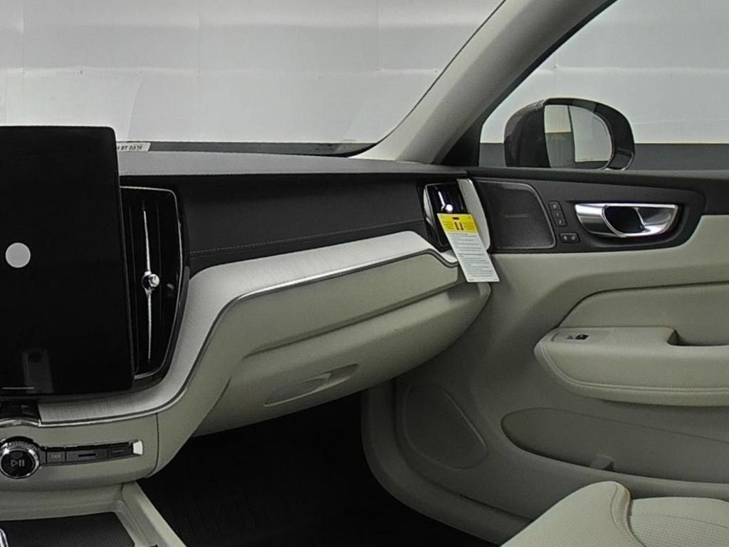 New 2026 Volvo XC60 T8 Ultra w/ Protection Package Premier AWD/4WD image 36