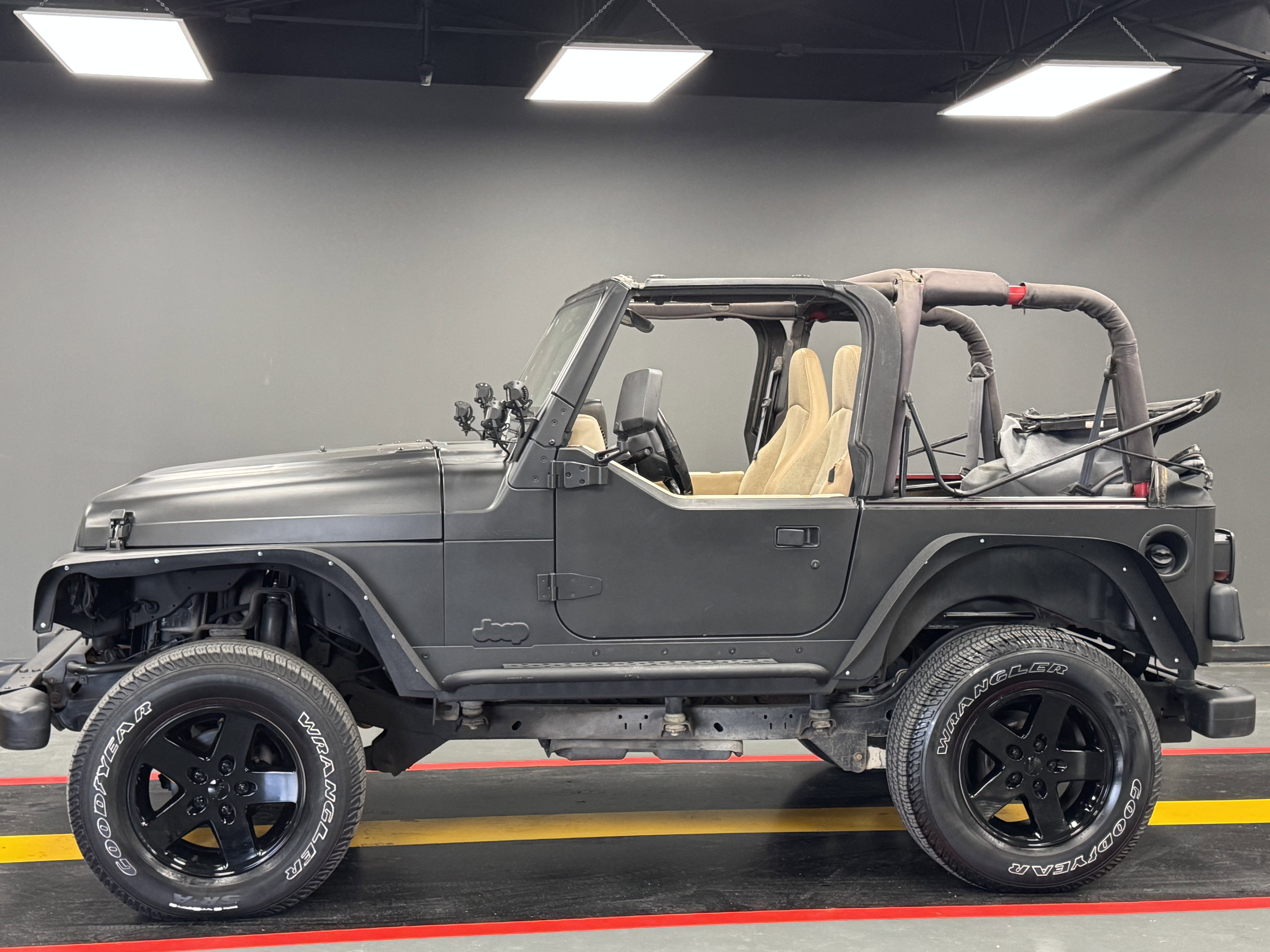 Used 2001 Jeep Wrangler SE AWD/4WD image 3